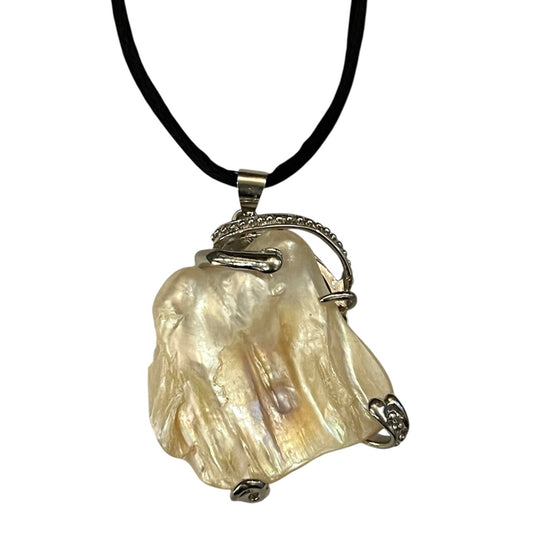 Large Unique White Cream Baroque Pearl Pendant Necklace