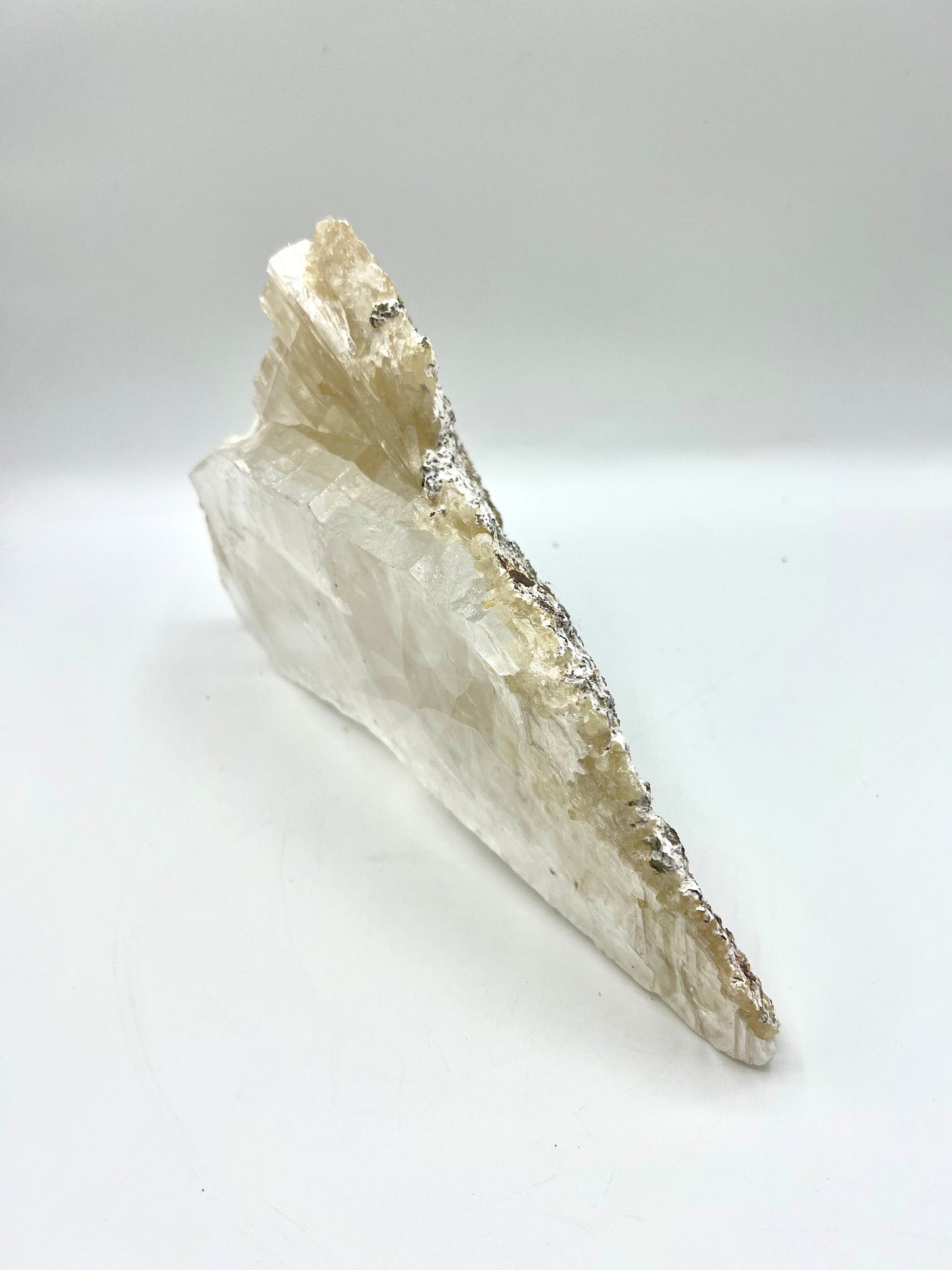 Large Triple AAA Grade Raw Selenite Crystal Clear Healing Stone 3.14lb Tabletop office gift (protection, harmony, and soul healing)