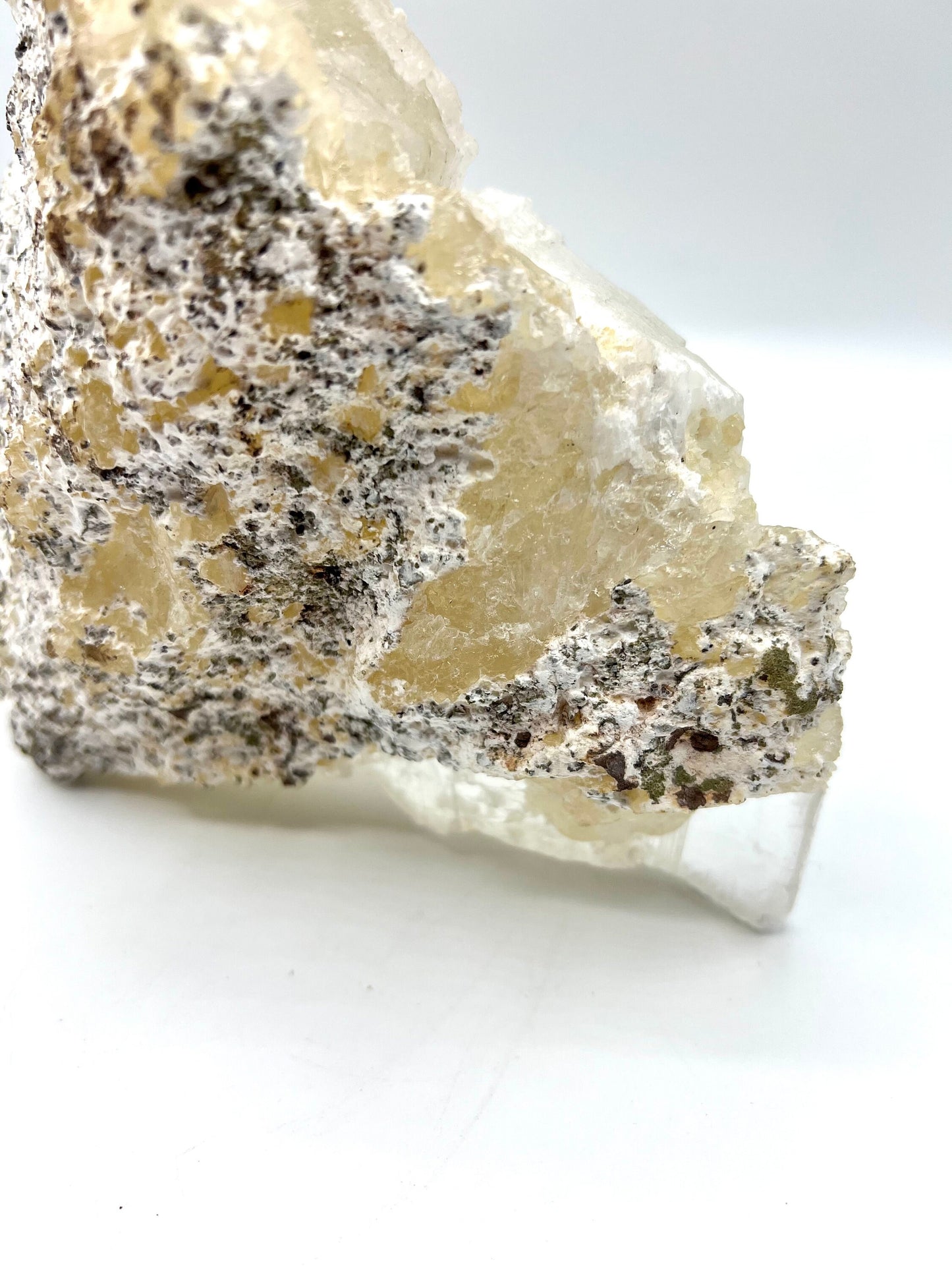 Large Triple AAA Grade Raw Selenite Crystal Clear Healing Stone 3.14lb Tabletop office gift (protection, harmony, and soul healing)