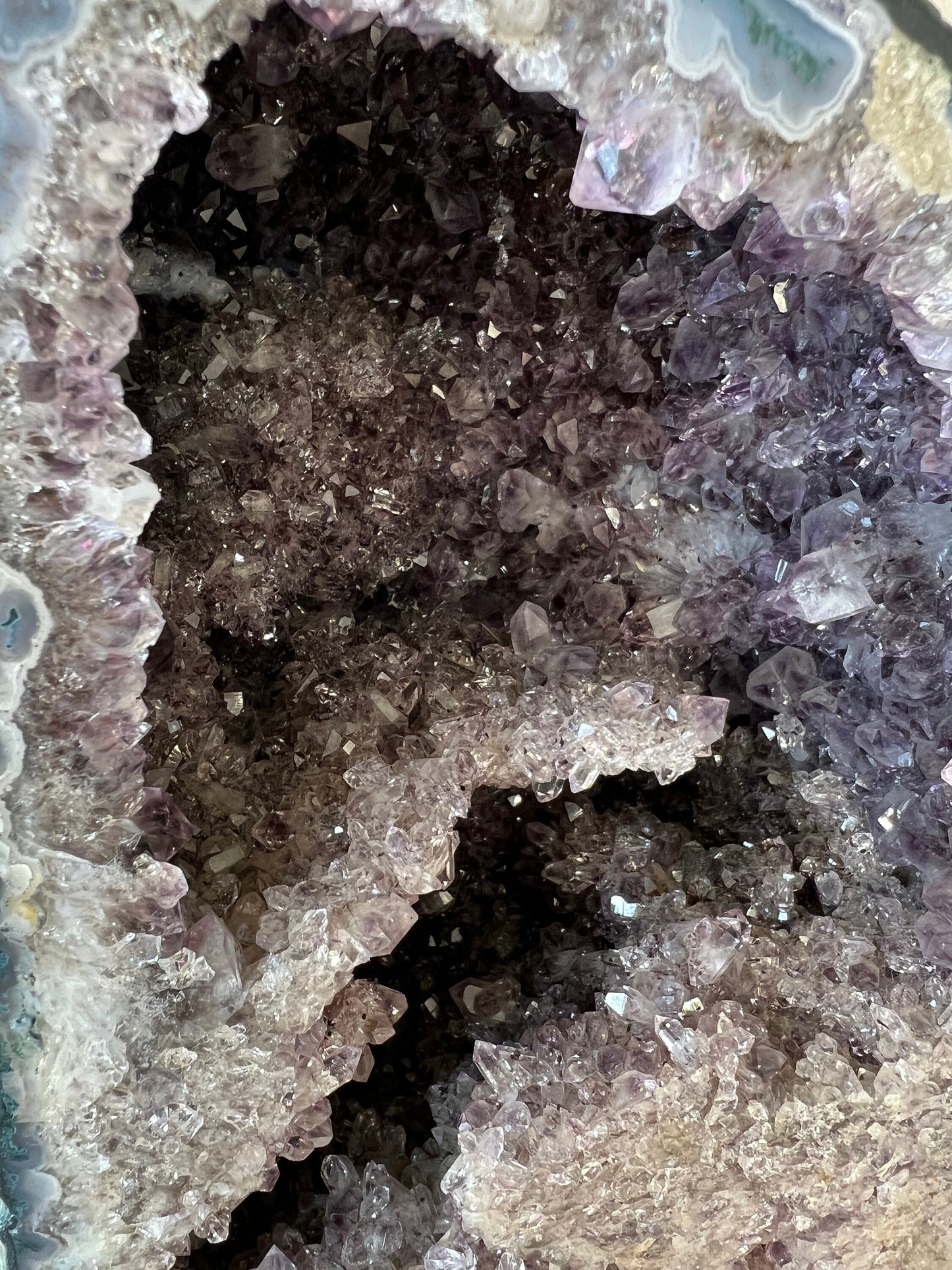 CrystalLarge Amethyst Geode Crystal Natural self-standing rock for tabletop home decor healing stone 33.35lb 15" high