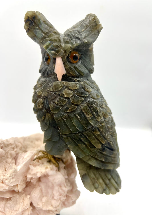 Hand-Carved Labradorite Owl on Pink Calcite Cluster – Intuition, Protection & Transformation Crystal Sculpture