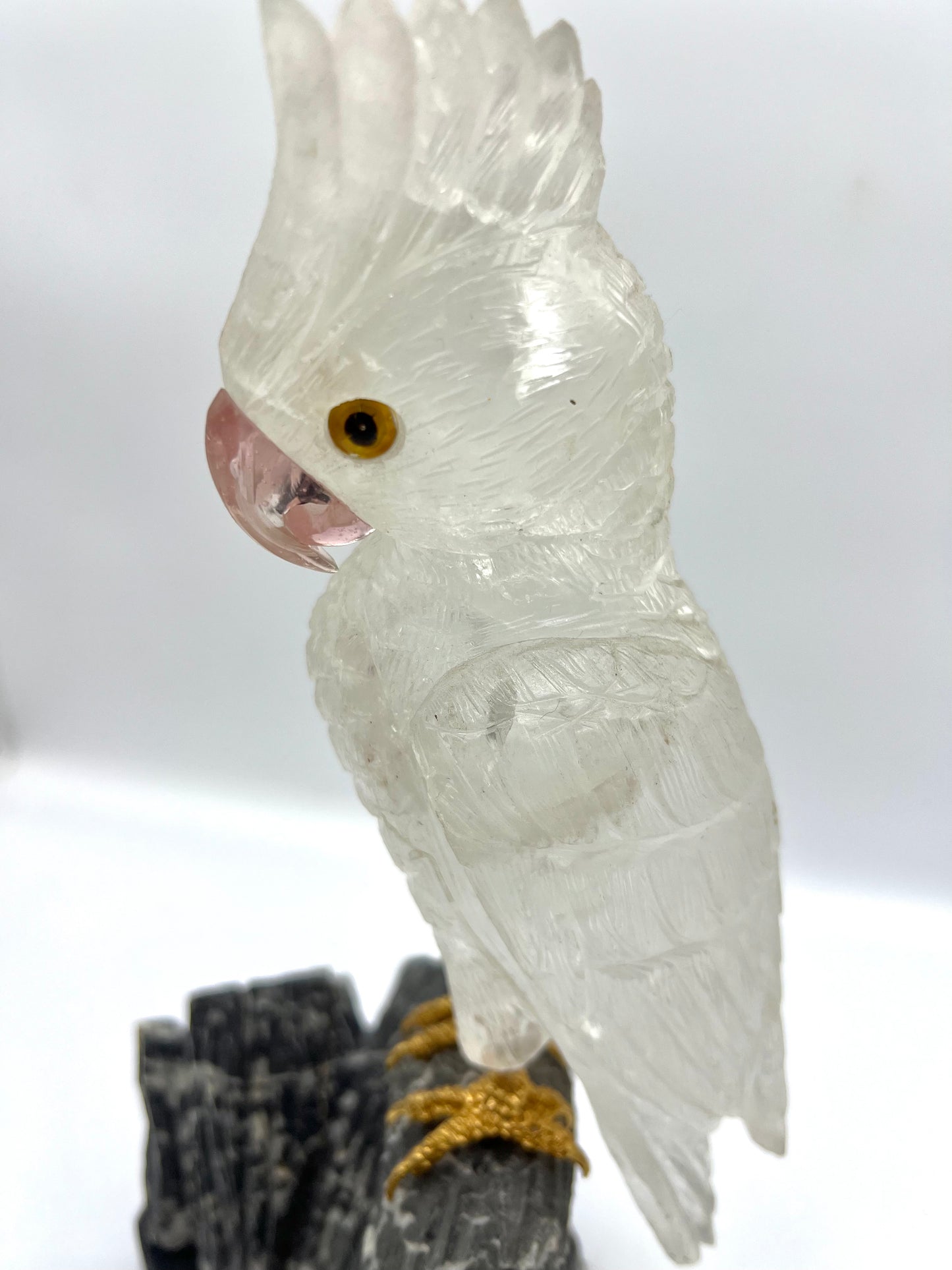 Hand-Carved Clear Quartz Cockatoo on Black Marble Base – Purification, Clarity & Elevated Energy Decor