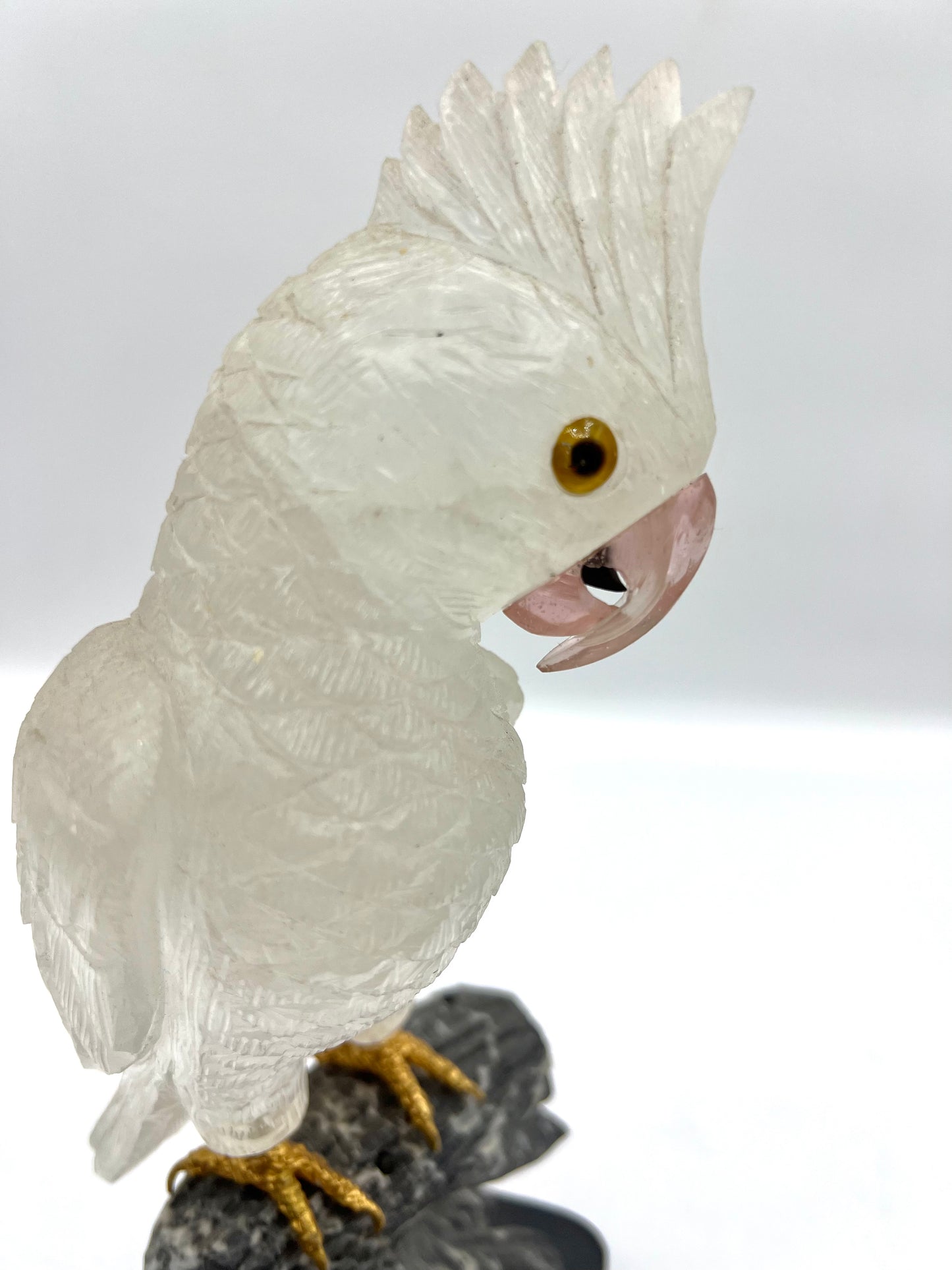 Hand-Carved Clear Quartz Cockatoo on Black Marble Base – Purification, Clarity & Elevated Energy Decor