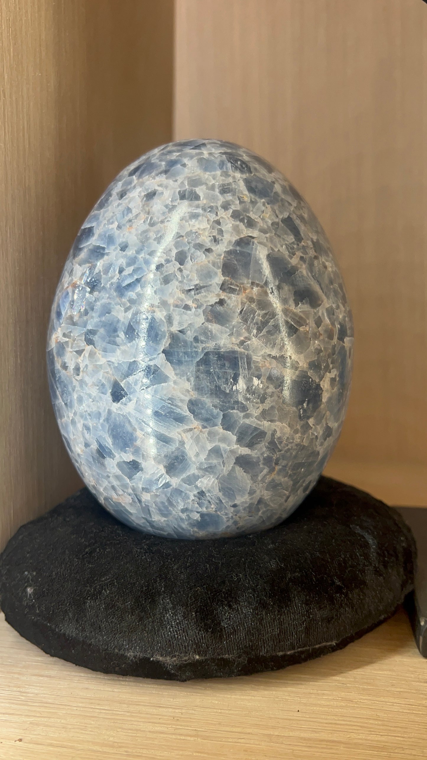 Calestine Large EGG Polished Tbel topNew beginings, rebirth healing crystal Throat Chakra