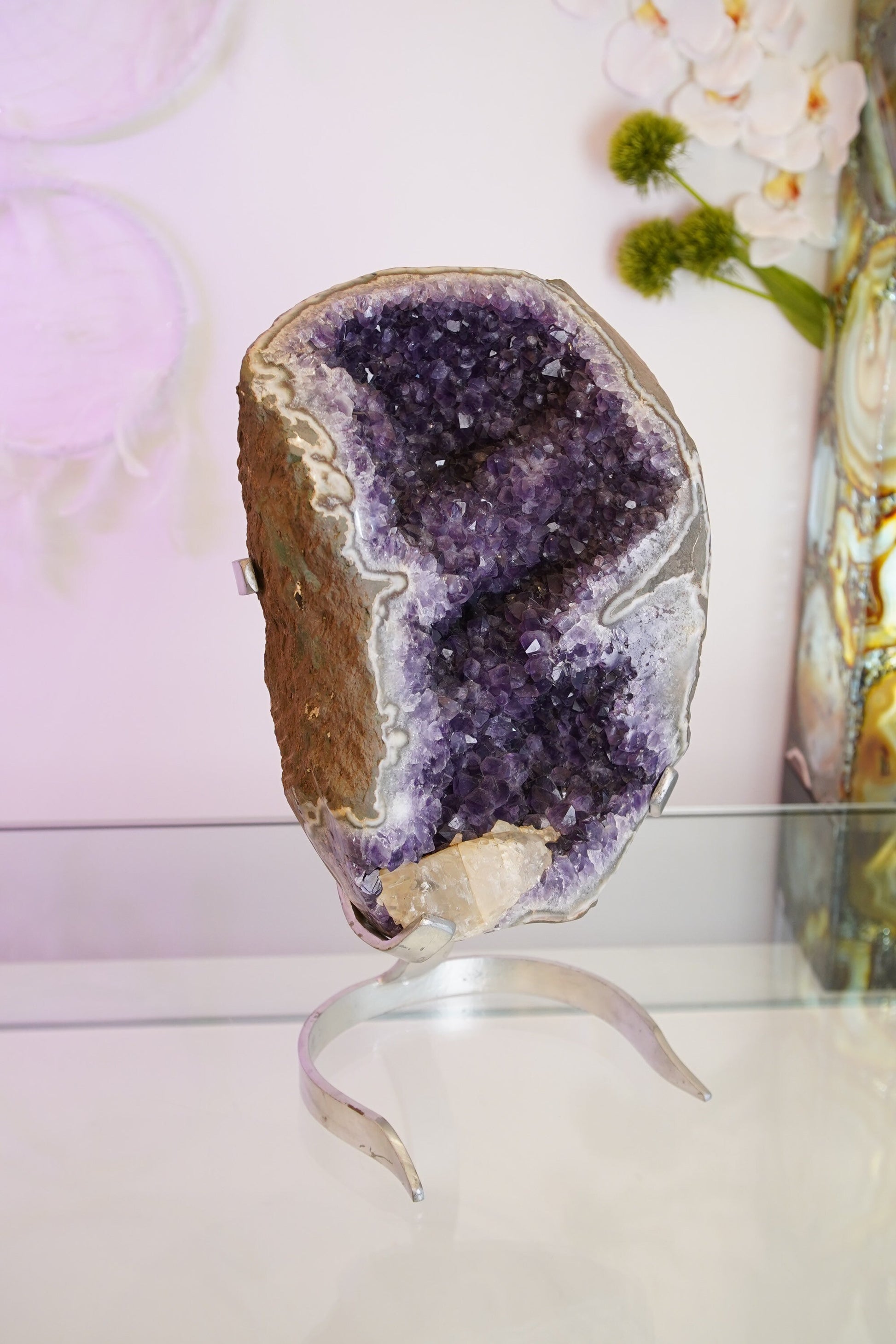 Large Amethyst Geode Crystal Natural self-standing rock for