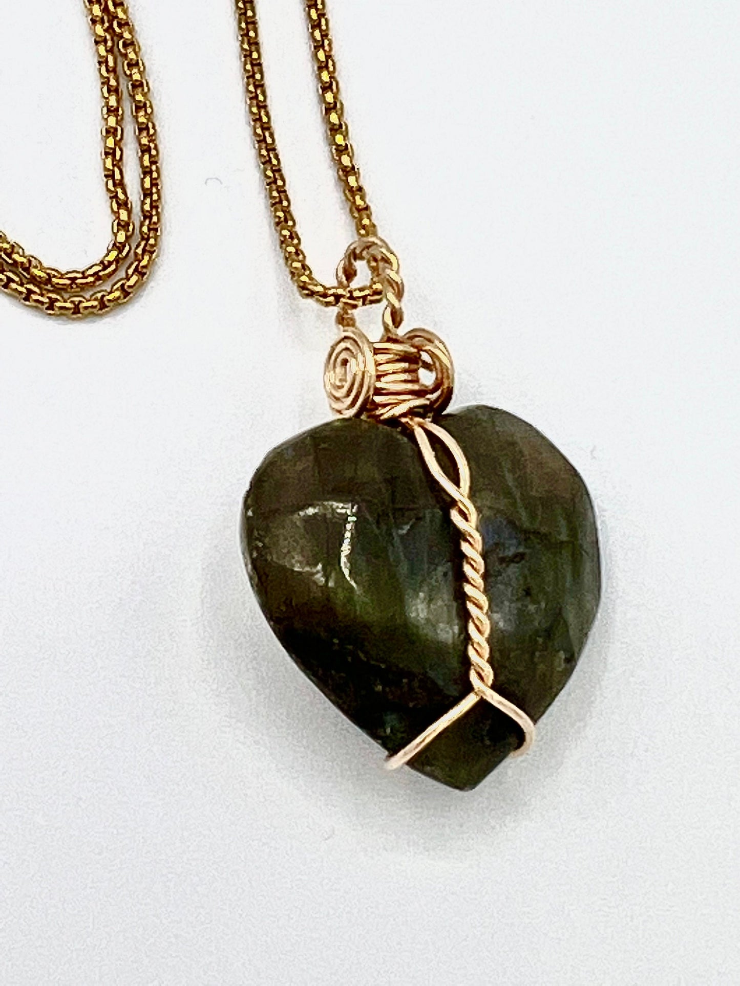 Gold Wire Wrapped, Necklace, Heart Labradorite Pendant, Labradorite Jewelry, Gold Wire Wrapped Labradorite Necklace, Wire Wrapped Crystal