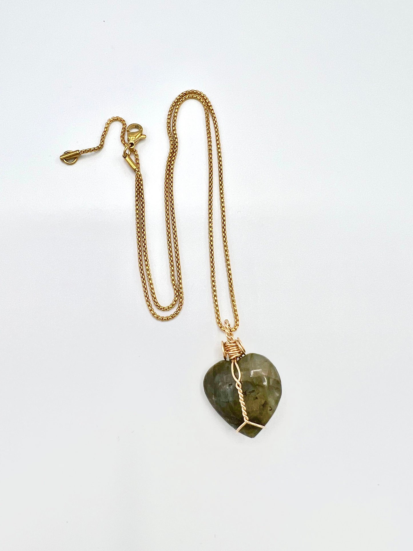 Gold Wire Wrapped, Necklace, Heart Labradorite Pendant, Labradorite Jewelry, Gold Wire Wrapped Labradorite Necklace, Wire Wrapped Crystal