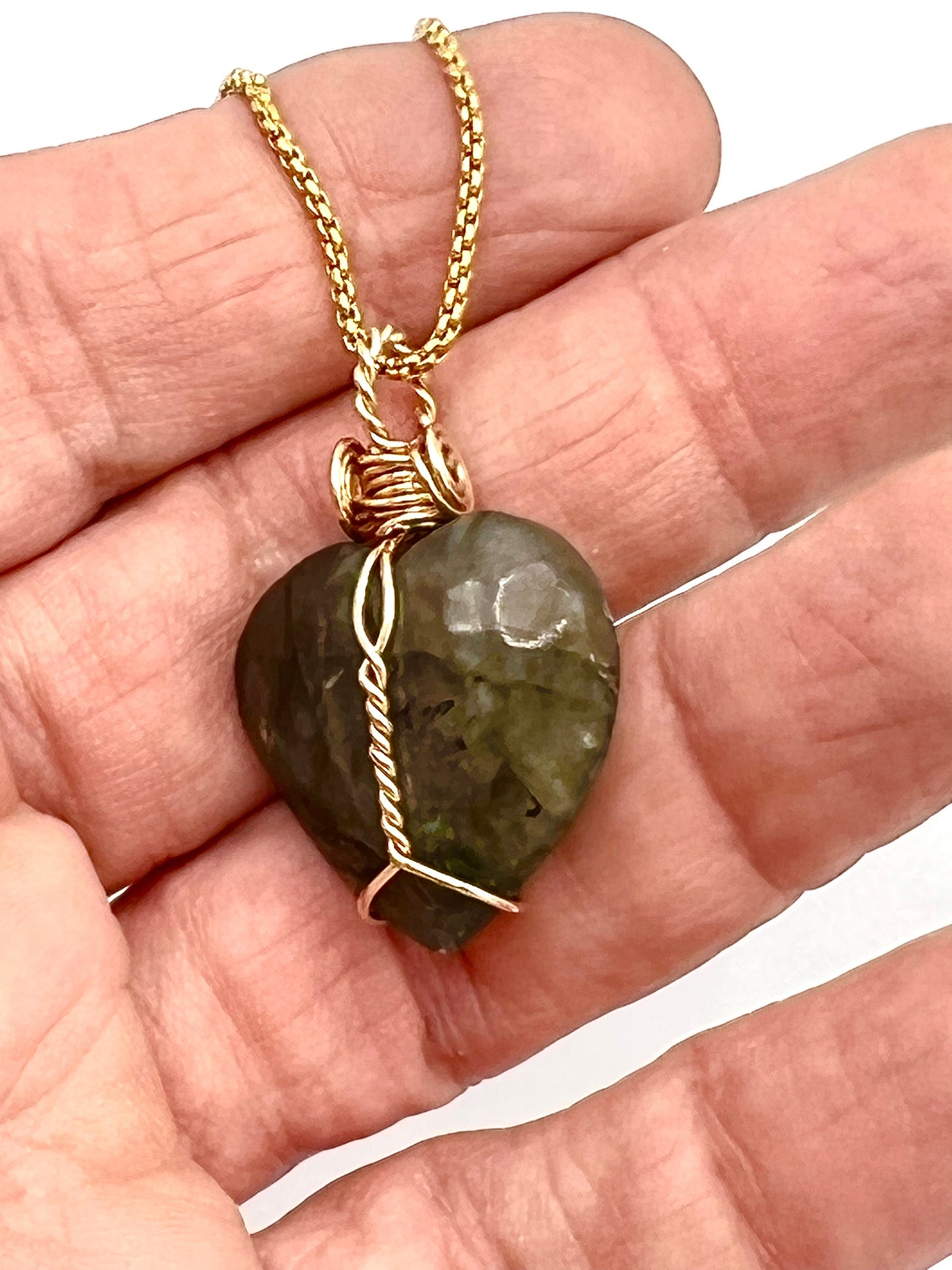 Gold Wire Wrapped, Necklace, Heart Labradorite Pendant, Labradorite Jewelry, Gold Wire Wrapped Labradorite Necklace, Wire Wrapped Crystal